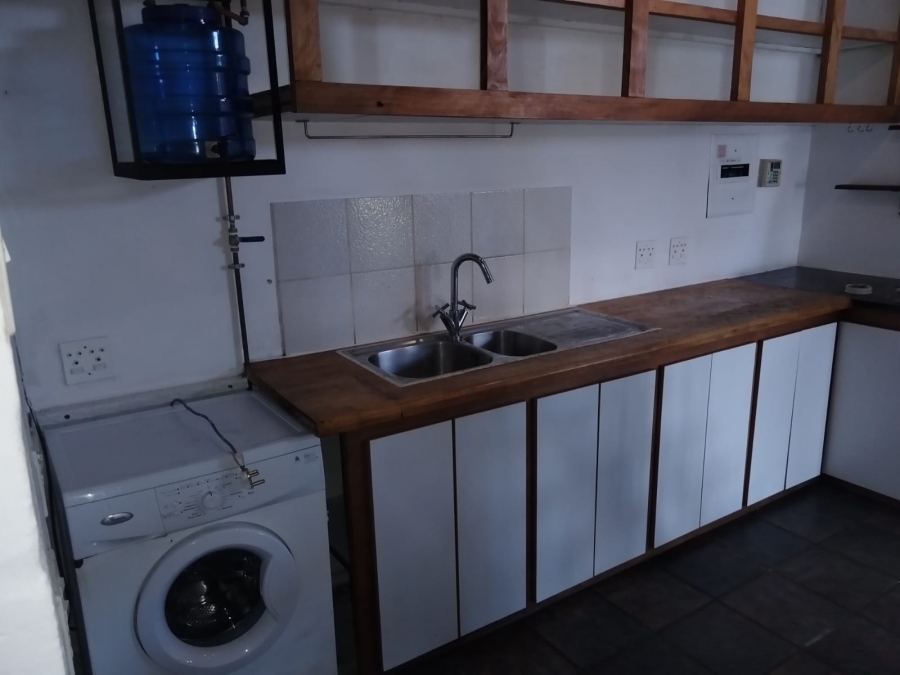 To Let 1 Bedroom Property for Rent in San Michel Western Cape